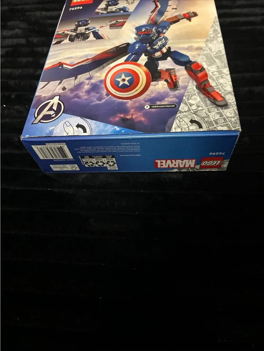 Lego Marvel Captain America Mech - Red, Blue, White